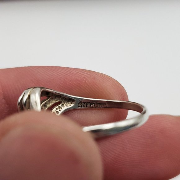 Size 7 925 Sterling Silver Unique Design Abstract Style Ring - Picture 4 of 7